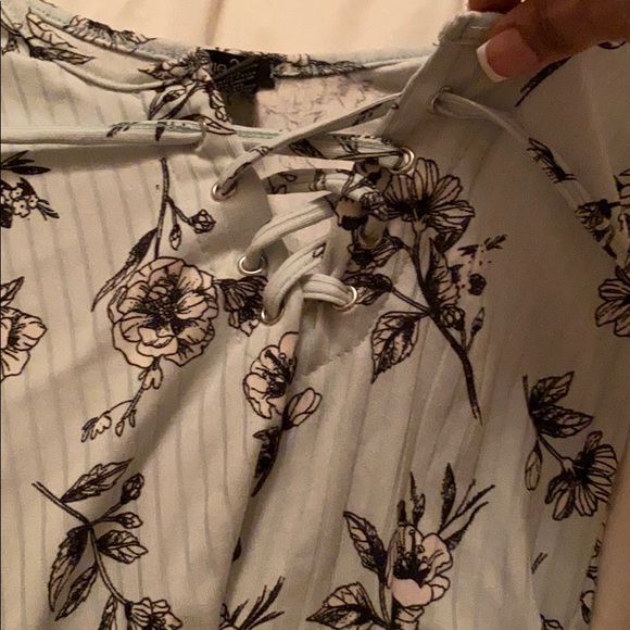 Rue 21 mint green with black flowers top - Picture 2 of 2